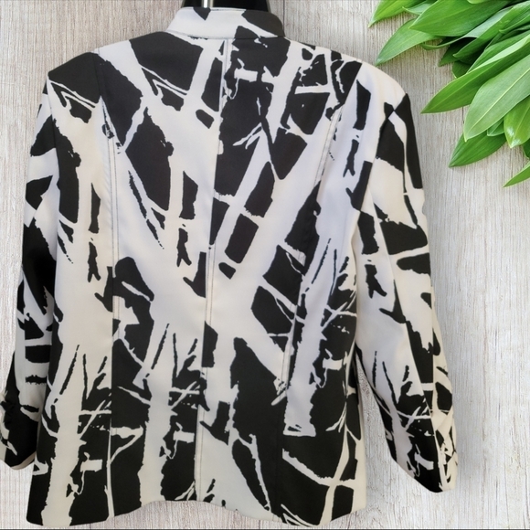 DRESSBARN Black & White Abstract Lined Jacket Blazer Size Large - Picture 2 of 6